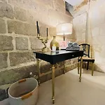 Domaine Jeanne De Laval בית נופש *