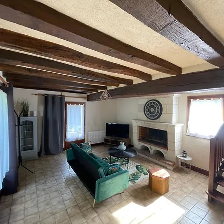 Domaine Jeanne De Laval Casa de Férias