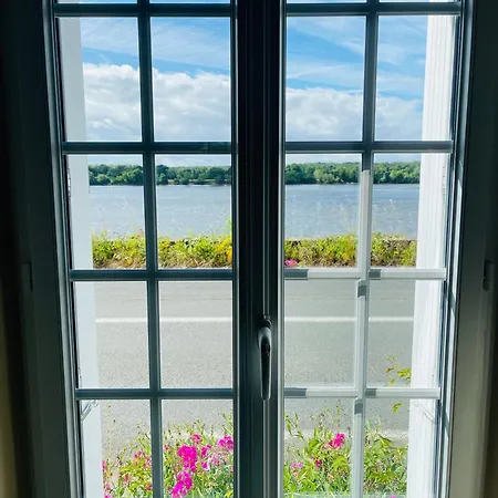 Domaine Jeanne De Laval Casa de Férias *