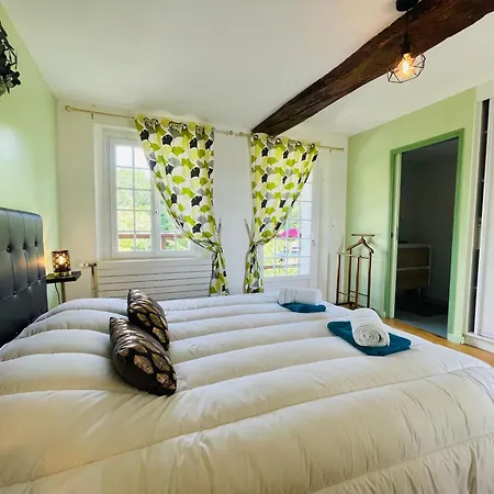 Domaine Jeanne De Laval Holiday home *