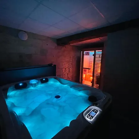 Domaine Jeanne De Laval Holiday home