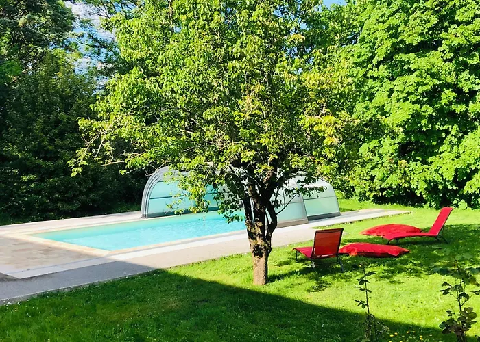 Ferienhaus Domaine Jeanne De Laval *