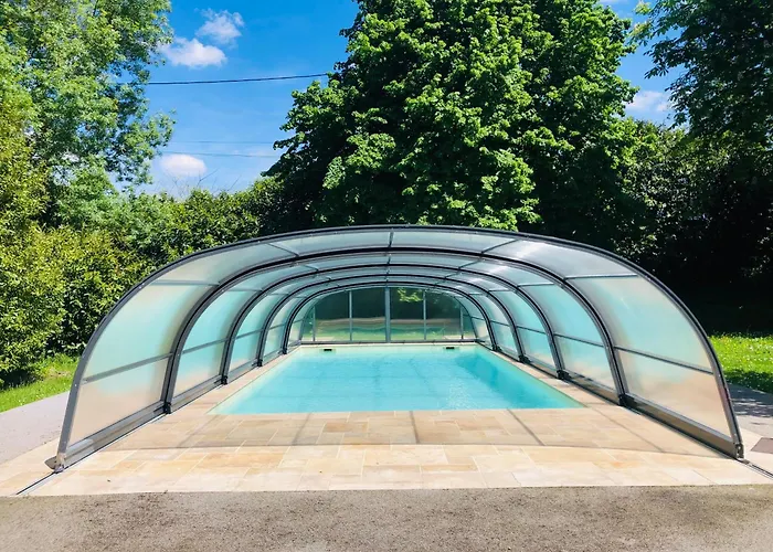 Domaine Jeanne De Laval 펜션 *