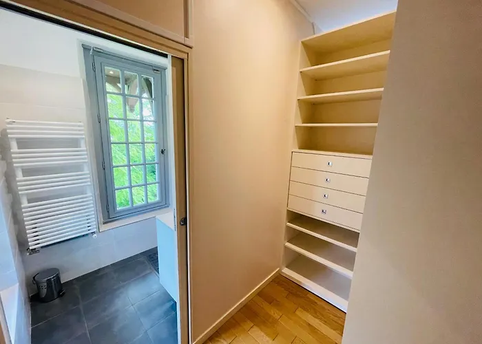 펜션 Domaine Jeanne De Laval La Bohalle